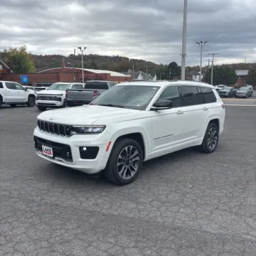Photos of 2021 Jeep Grand Cherokee L Overland for sale in Indianapolis, IN at Indy Auto Man - Indianapolis