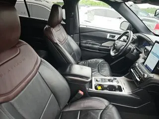 More photos of 2020 Ford Explorer Platinum at Indy Auto Man - Indianapolis, IN
