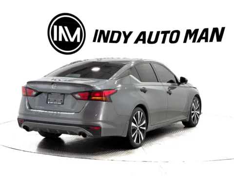 More photos of 2019 Nissan Altima 2.5 SR at Indy Auto Man - Indianapolis, IN