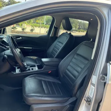 More photos of 2018 Ford Escape Titanium at Indy Auto Man - Indianapolis, IN
