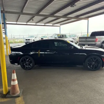 More photos of 2020 Dodge Charger R/T at Indy Auto Man - Indianapolis, IN