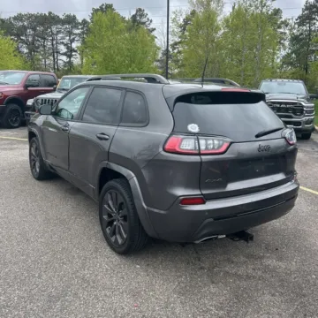 More photos of 2019 Jeep Cherokee Limited at Indy Auto Man - Indianapolis, IN
