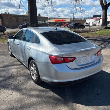 More photos of 2018 Chevrolet Malibu LS 1LS at Indy Auto Man - Indianapolis, IN
