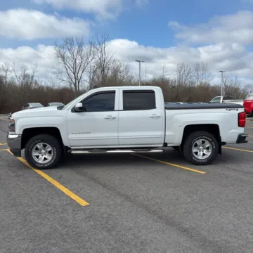 More photos of 2017 Chevrolet Silverado 1500 LT LT1 at Indy Auto Man - Indianapolis, IN