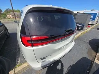 More photos of 2021 Chrysler Pacifica Limited at Indy Auto Man - Indianapolis, IN