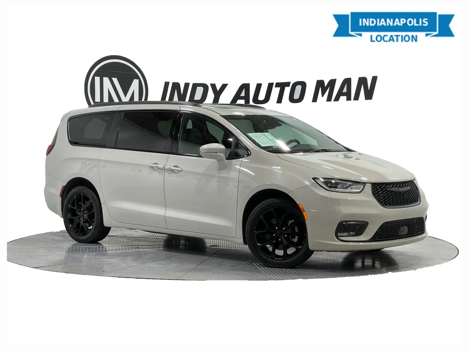 White 2021 Chrysler Pacifica Limited for sale in Indianapolis, IN