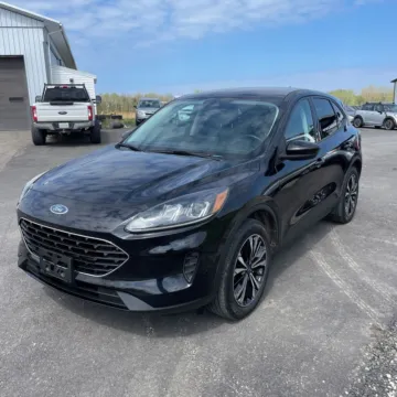 Photos of 2021 Ford Escape SE for sale in Indianapolis, IN at Indy Auto Man - Indianapolis