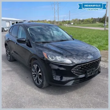Black 2021 Ford Escape SE for sale in Indianapolis, IN