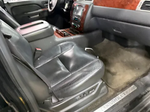 More photos of 2011 Chevrolet Tahoe LTZ at Indy Auto Man - Indianapolis, IN
