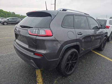 Another view of 2019 Jeep Cherokee Limited for sale in Indianapolis, IN at Indy Auto Man - Indianapolis