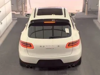 More photos of 2018 Porsche Macan S at Indy Auto Man - Indianapolis, IN