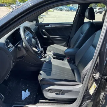 More photos of 2022 Volkswagen Tiguan 2.0T SE R-Line Black at Indy Auto Man - Indianapolis, IN