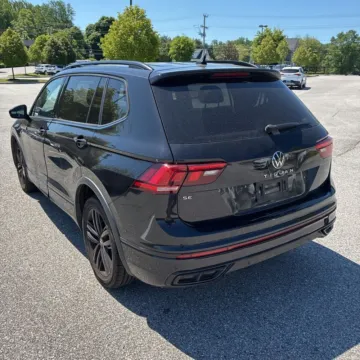 More photos of 2022 Volkswagen Tiguan 2.0T SE R-Line Black at Indy Auto Man - Indianapolis, IN