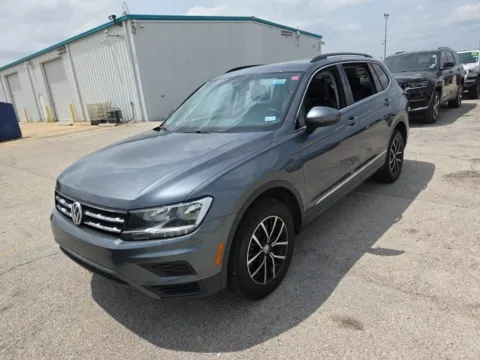Photos of 2021 Volkswagen Tiguan 2.0T SE for sale in Indianapolis, IN at Indy Auto Man - Indianapolis