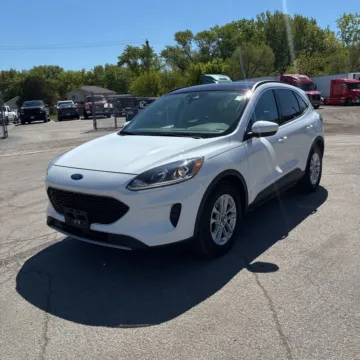 Photos of 2020 Ford Escape SE for sale in Indianapolis, IN at Indy Auto Man - Indianapolis