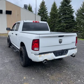 More photos of 2016 Ram 1500 Express at Indy Auto Man - Indianapolis, IN
