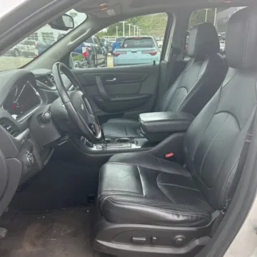 More photos of 2017 Chevrolet Traverse 2LT at Indy Auto Man - Indianapolis, IN