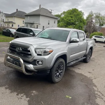 Photos of 2017 Toyota Tacoma Limited V6 for sale in Indianapolis, IN at Indy Auto Man - Indianapolis