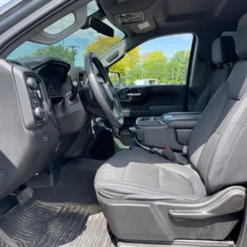 More photos of 2019 Chevrolet Silverado 1500 Custom at Indy Auto Man - Indianapolis, IN
