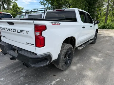 Another view of 2021 Chevrolet Silverado 1500 Custom Trail Boss for sale in Indianapolis, IN at Indy Auto Man - Indianapolis