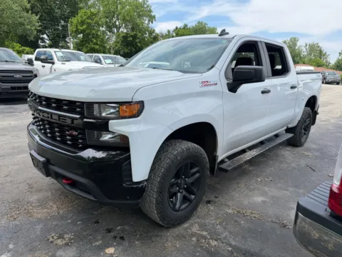 Photos of 2021 Chevrolet Silverado 1500 Custom Trail Boss for sale in Indianapolis, IN at Indy Auto Man - Indianapolis