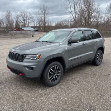 Photos of 2020 Jeep Grand Cherokee Trailhawk for sale in Indianapolis, IN at Indy Auto Man - Indianapolis