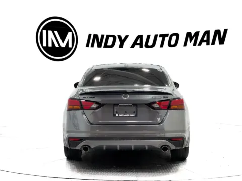 More photos of 2022 Nissan Altima 2.5 SR at Indy Auto Man - Indianapolis, IN
