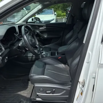 More photos of 2018 Audi Q5 2.0T Premium quattro at Indy Auto Man - Indianapolis, IN