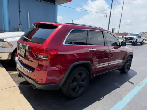 Photos of 2013 Jeep Grand Cherokee Overland for sale in Indianapolis, IN at Indy Auto Man - Indianapolis
