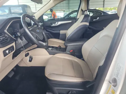More photos of 2020 Ford Escape SEL at Indy Auto Man - Indianapolis, IN