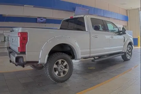 Another view of 2018 Ford F-250SD Lariat for sale in Indianapolis, IN at Indy Auto Man - Indianapolis