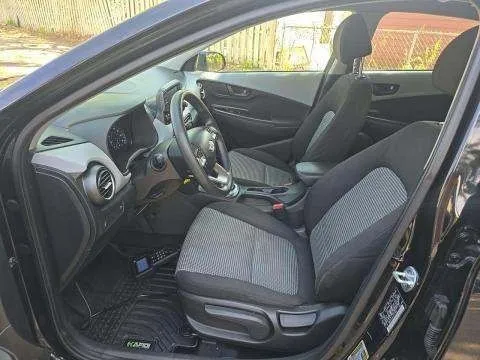 More photos of 2018 Hyundai Kona SE at Indy Auto Man - Indianapolis, IN