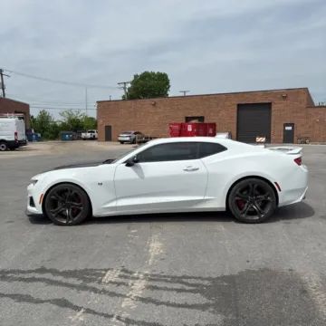 More photos of 2018 Chevrolet Camaro SS 2SS at Indy Auto Man - Indianapolis, IN
