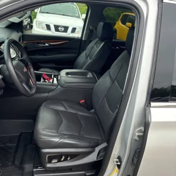 More photos of 2020 Cadillac Escalade Luxury at Indy Auto Man - Indianapolis, IN
