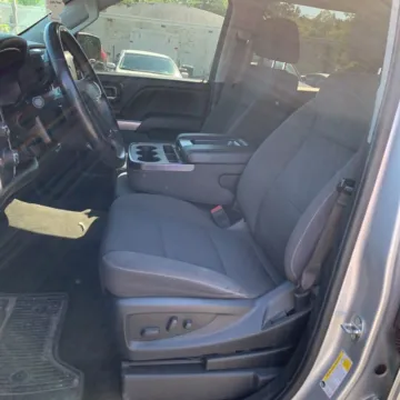More photos of 2018 Chevrolet Silverado 1500 LT LT2 at Indy Auto Man - Indianapolis, IN