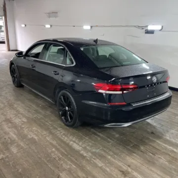 More photos of 2021 Volkswagen Passat 2.0T SE at Indy Auto Man - Indianapolis, IN