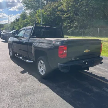 More photos of 2017 Chevrolet Silverado 1500 LT LT2 at Indy Auto Man - Indianapolis, IN