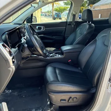 More photos of 2022 Kia Sorento SX at Indy Auto Man - Indianapolis, IN
