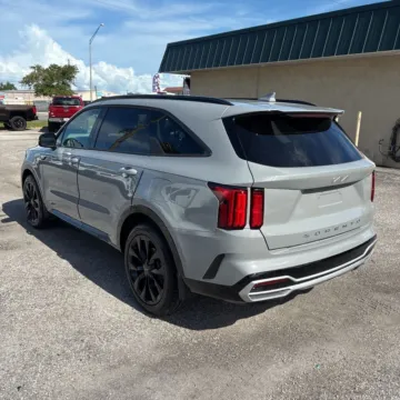 More photos of 2022 Kia Sorento SX at Indy Auto Man - Indianapolis, IN