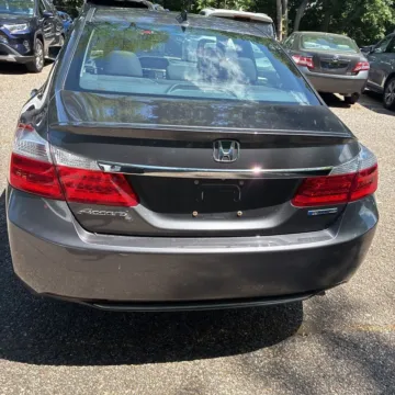 More photos of 2015 Honda Accord Hybrid EX-L at Indy Auto Man - Indianapolis, IN
