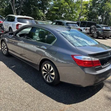 More photos of 2015 Honda Accord Hybrid EX-L at Indy Auto Man - Indianapolis, IN
