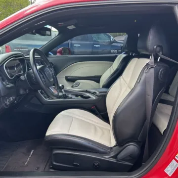 More photos of 2017 Dodge Challenger R/T at Indy Auto Man - Indianapolis, IN