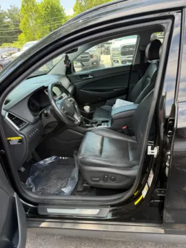 More photos of 2017 Hyundai Tucson Limited at Indy Auto Man - Indianapolis, IN