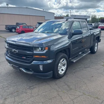 Photos of 2018 Chevrolet Silverado 1500 LT LT2 for sale in Indianapolis, IN at Indy Auto Man - Indianapolis