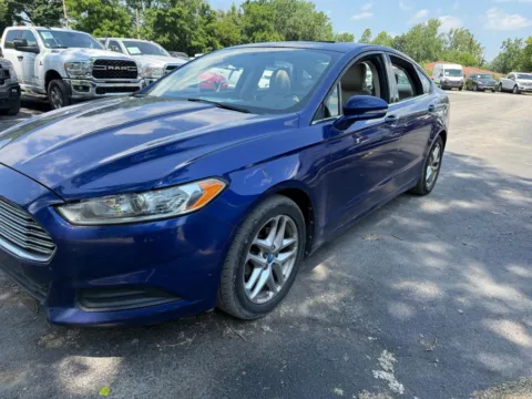 Photos of 2013 Ford Fusion SE for sale in Indianapolis, IN at Indy Auto Man - Indianapolis