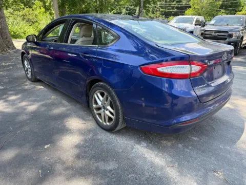 More photos of 2013 Ford Fusion SE at Indy Auto Man - Indianapolis, IN