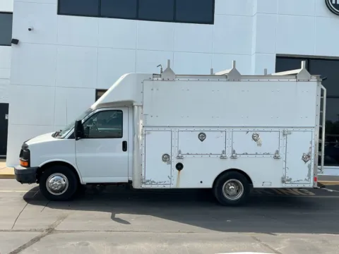 More photos of 2005 Chevrolet Express Van G3500 Cutaway at Indy Auto Man - Indianapolis, IN