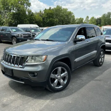 Photos of 2012 Jeep Grand Cherokee Overland for sale in Indianapolis, IN at Indy Auto Man - Indianapolis