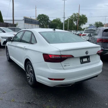 More photos of 2021 Volkswagen Jetta SEL Premium at Indy Auto Man - Indianapolis, IN