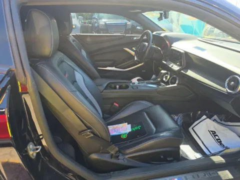 More photos of 2018 Chevrolet Camaro SS 2SS at Indy Auto Man - Indianapolis, IN